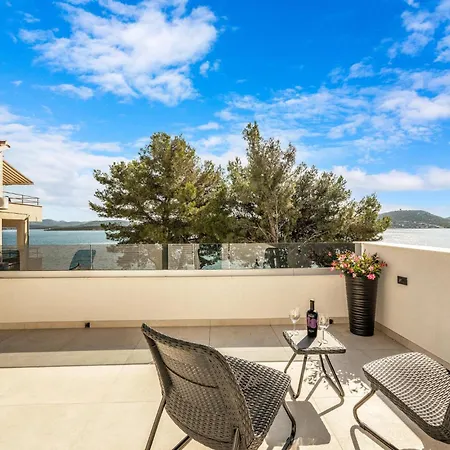 Hotel Gorgeous In With Kitchen