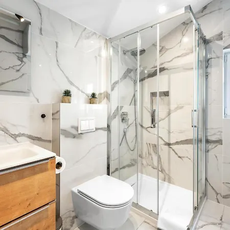 Gorgeous In With Kitchen 3*