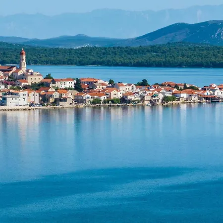 Hotel Gorgeous In With Kitchen Betina (Sibenik-Knin)
